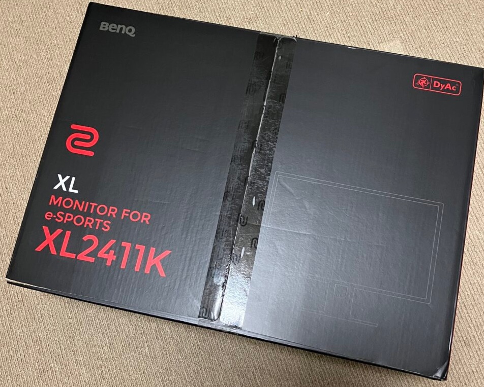 BenQ ZOWIE XL2411Kの外箱